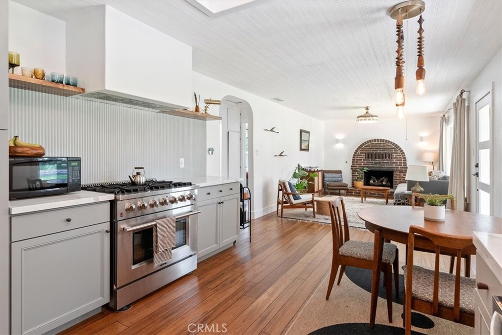 5285 Ensenada Avenue