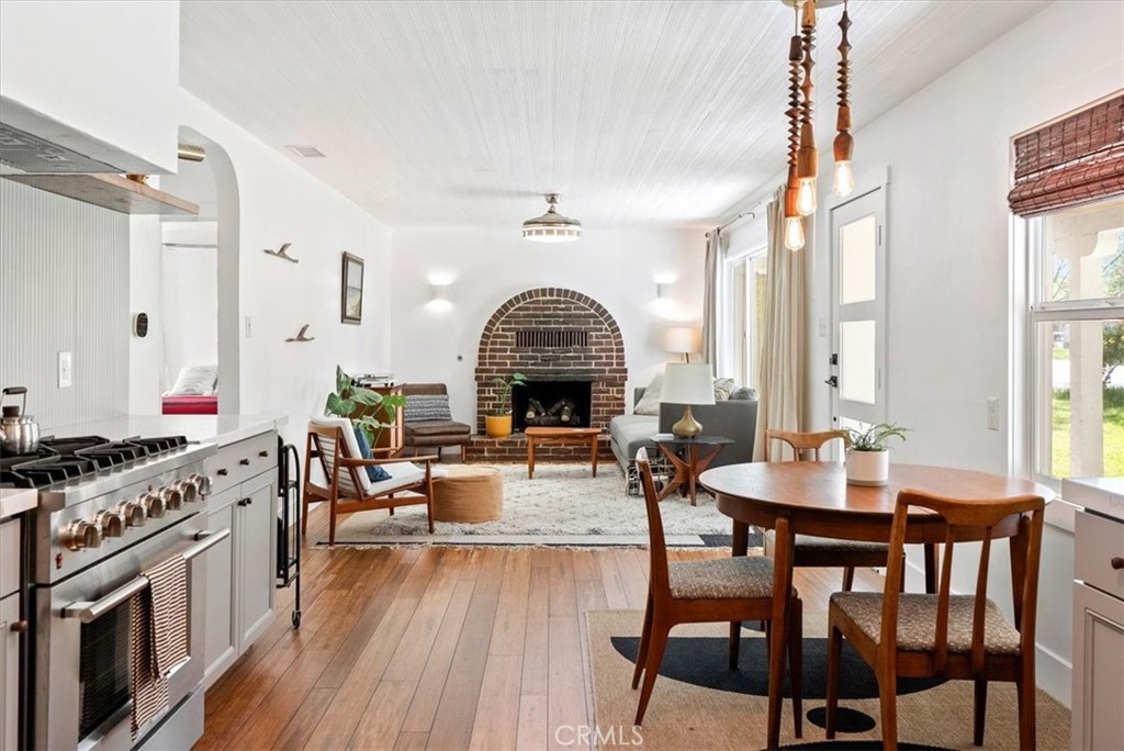 5285 Ensenada Avenue