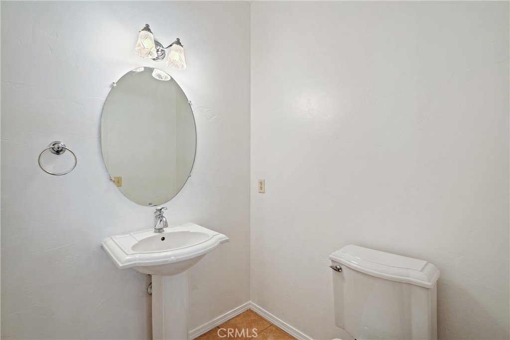 1550 Strawberry Avenue