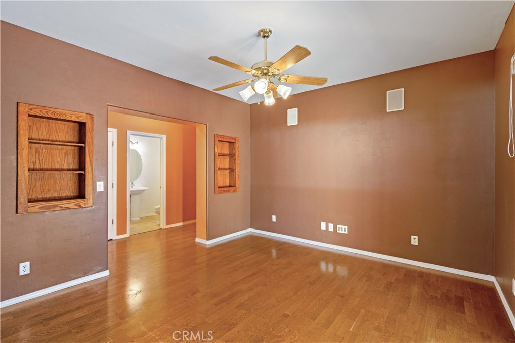 1550 Strawberry Avenue