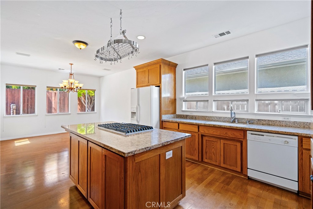 1550 Strawberry Avenue