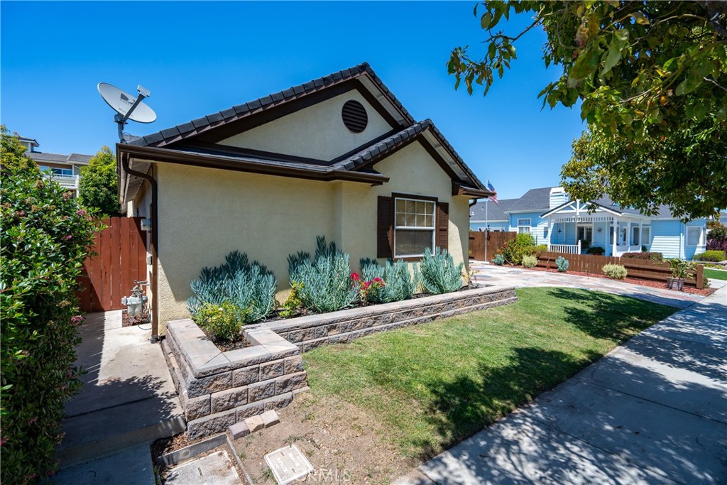 1550 Strawberry Avenue