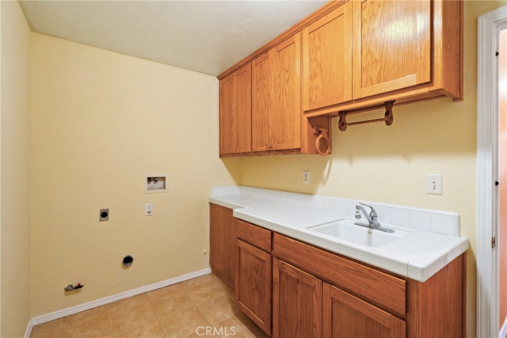 1550 Strawberry Avenue