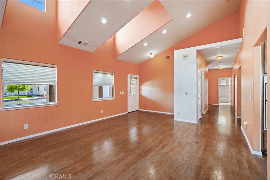 1550 Strawberry Avenue