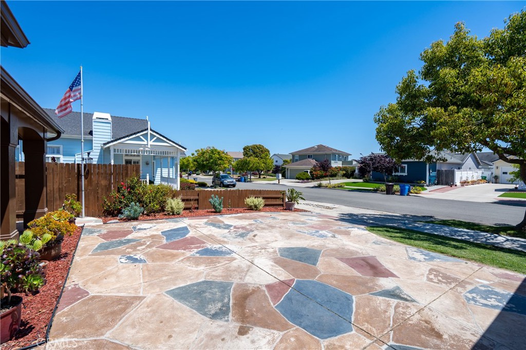 1550 Strawberry Avenue