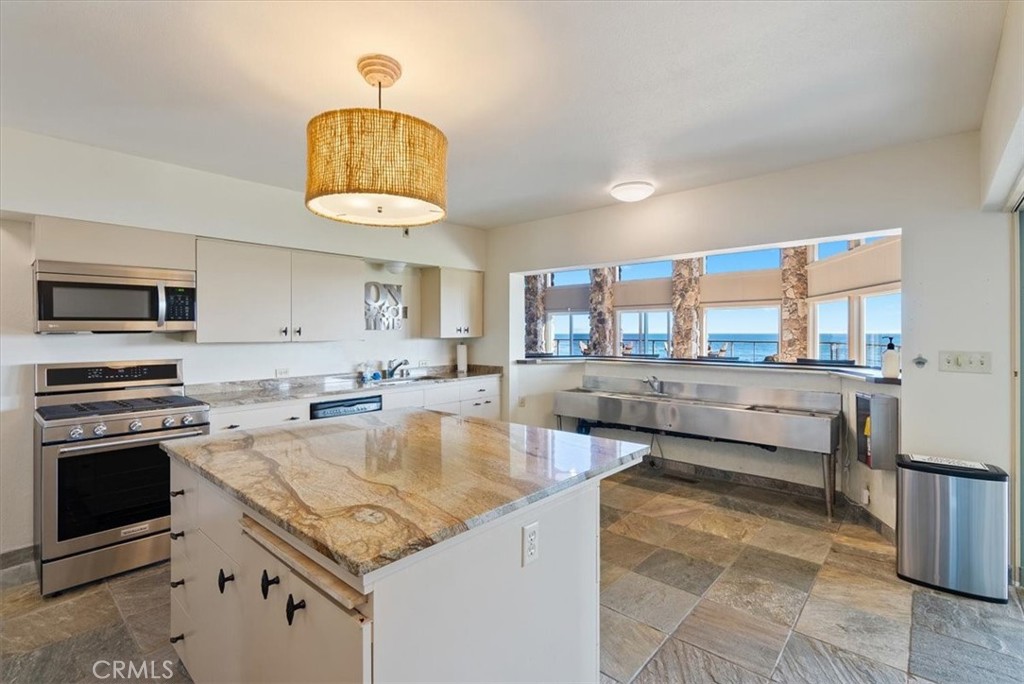 2251 Shell Beach Road 19