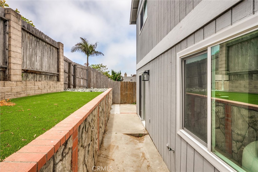 1215 S 16th