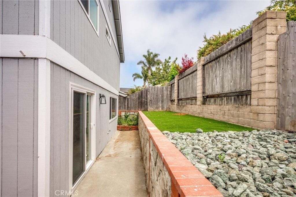 1215 S 16th