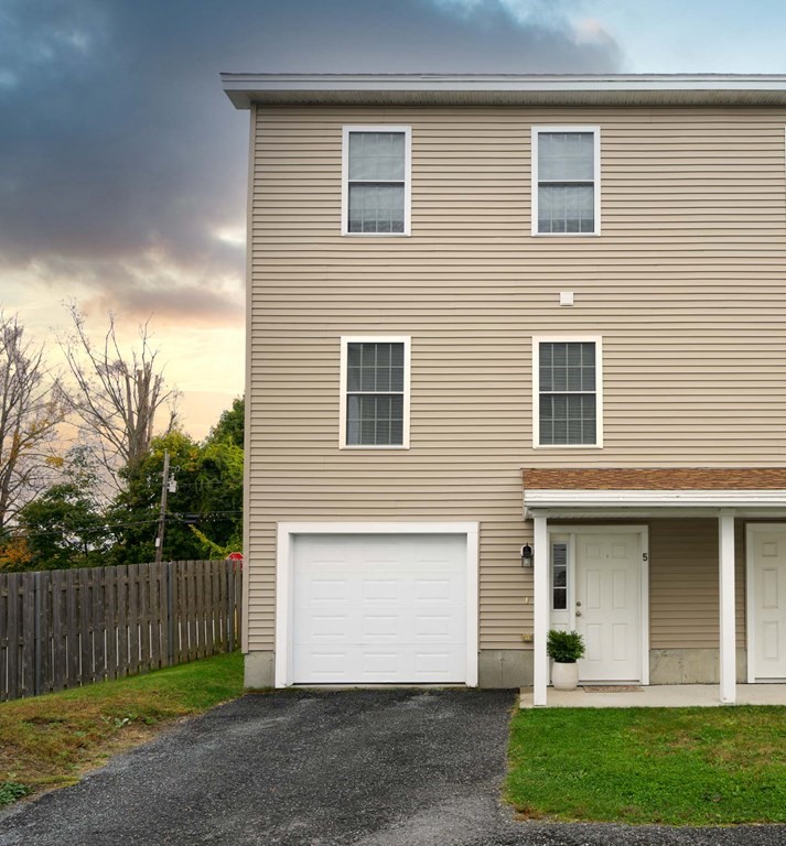 5 Oak Hill Rd Unit: 5