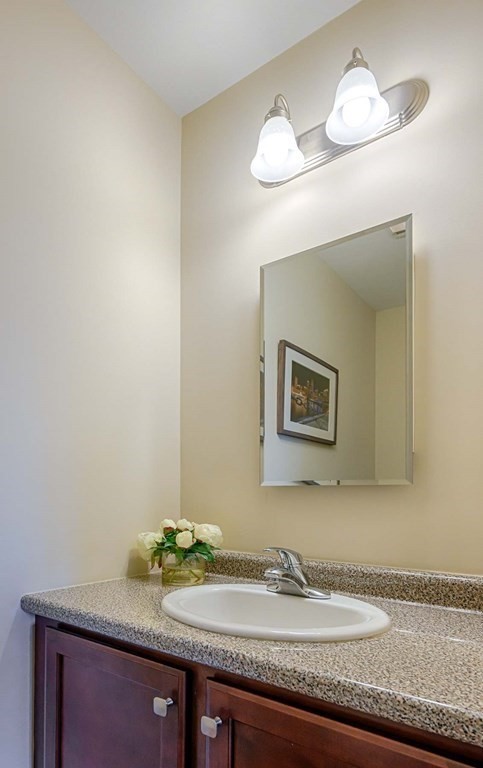5 Oak Hill Rd Unit: 5