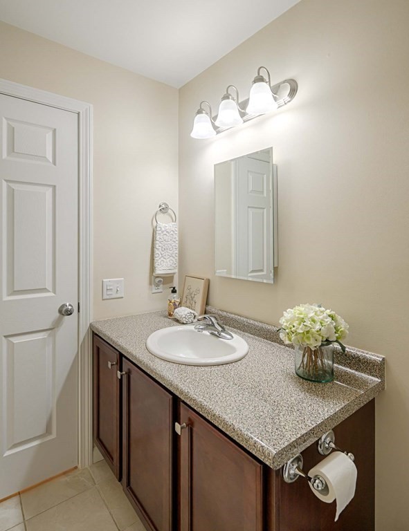 5 Oak Hill Rd Unit: 5