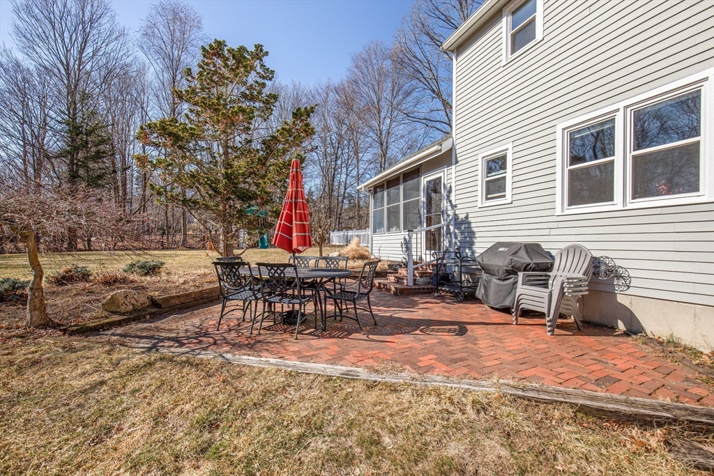 886 Salem End Rd