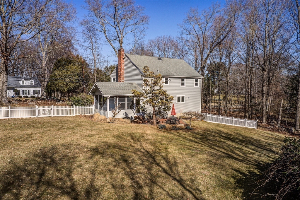 886 Salem End Rd