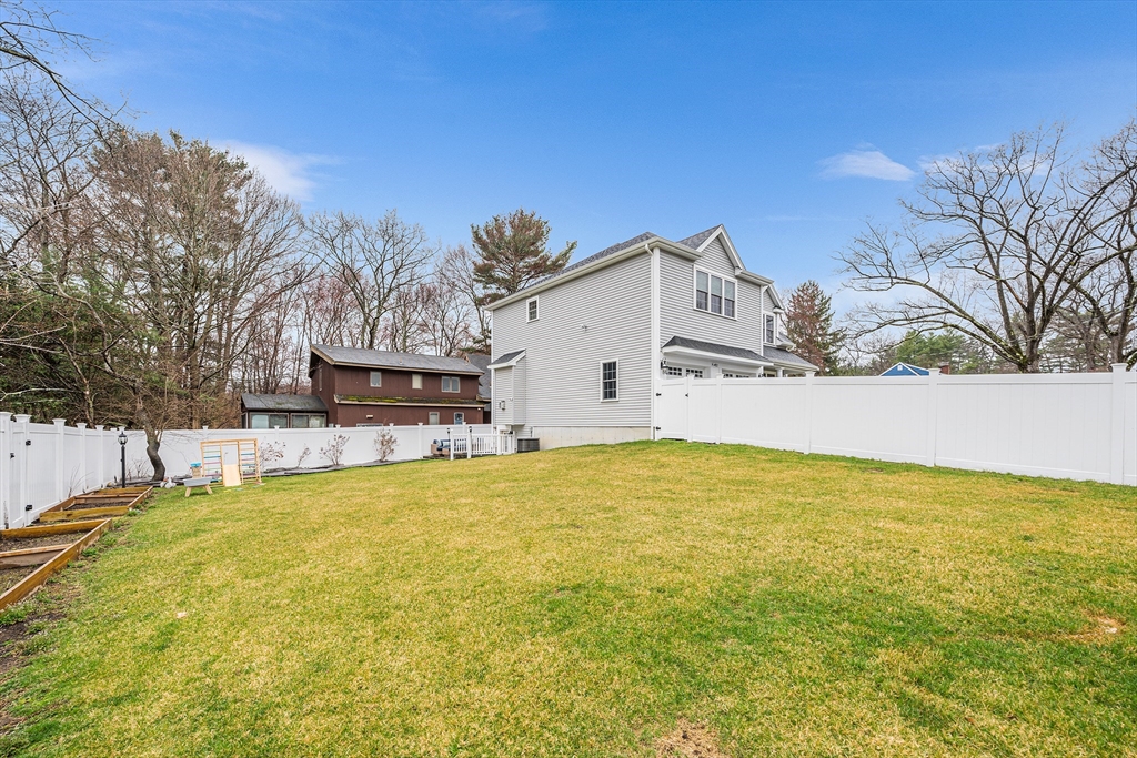 32 Fraser Rd