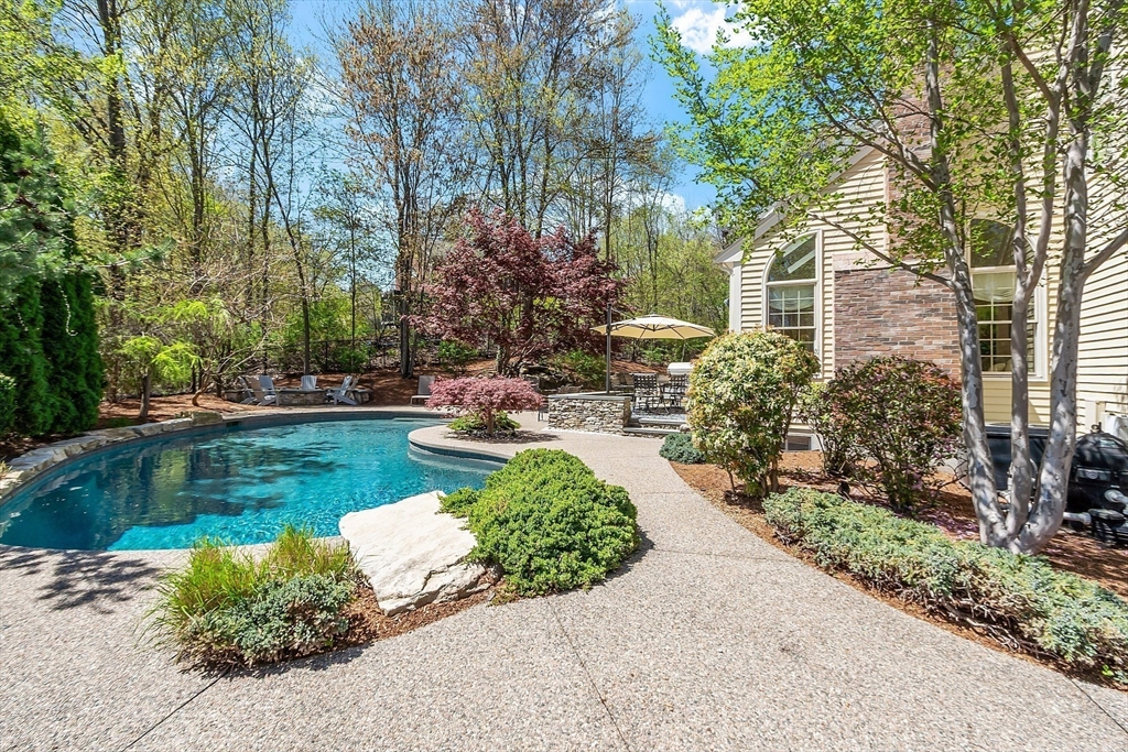 49 Wayside Rd