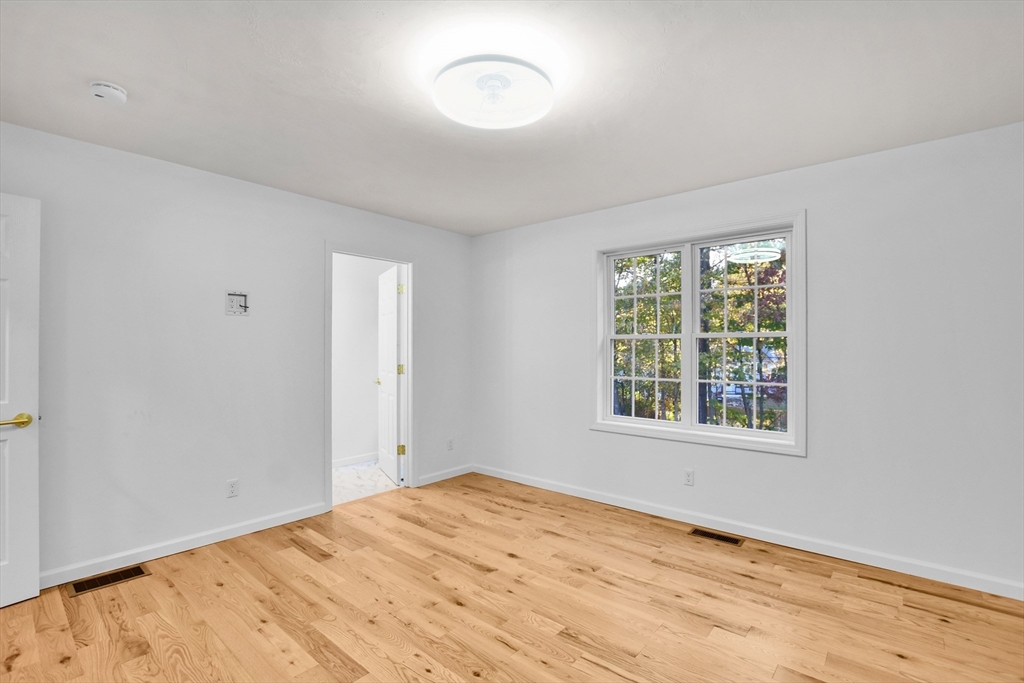 76 Number 6 Schoolhouse Rd