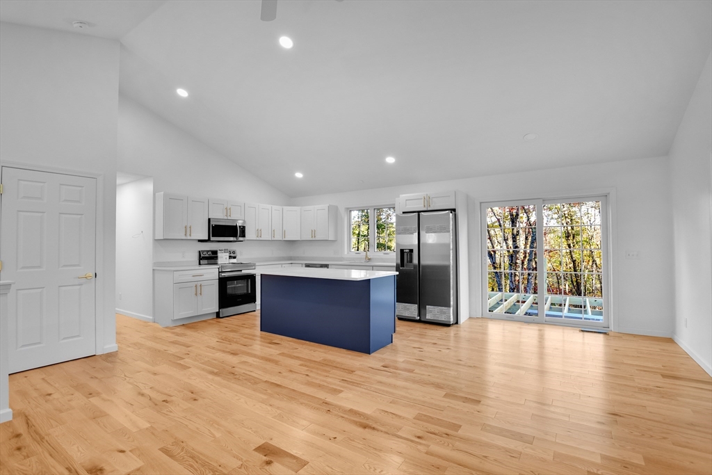 76 Number 6 Schoolhouse Rd