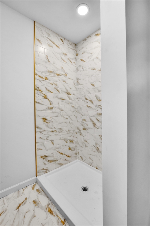 76 Number 6 Schoolhouse Rd