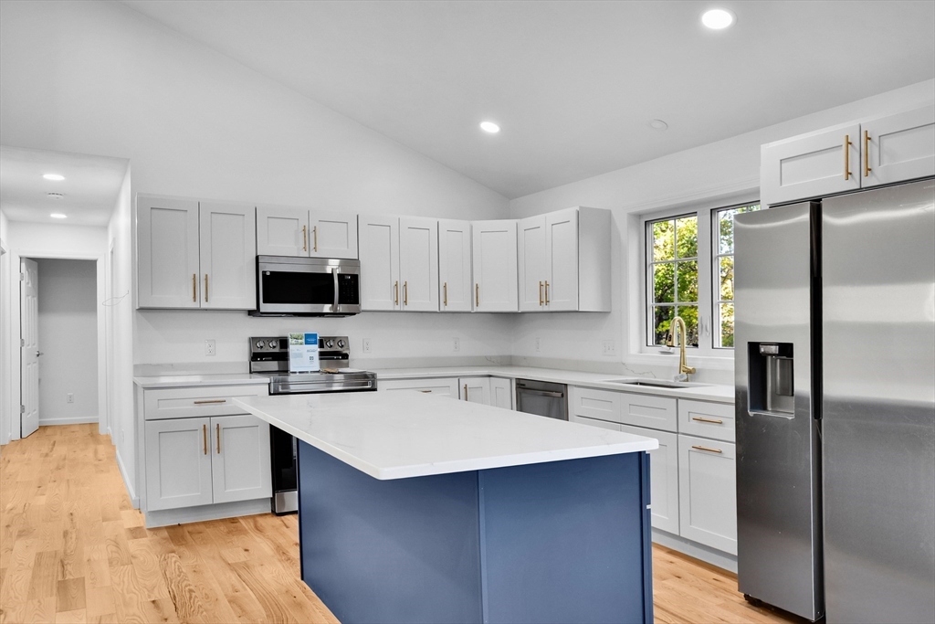 76 Number 6 Schoolhouse Rd