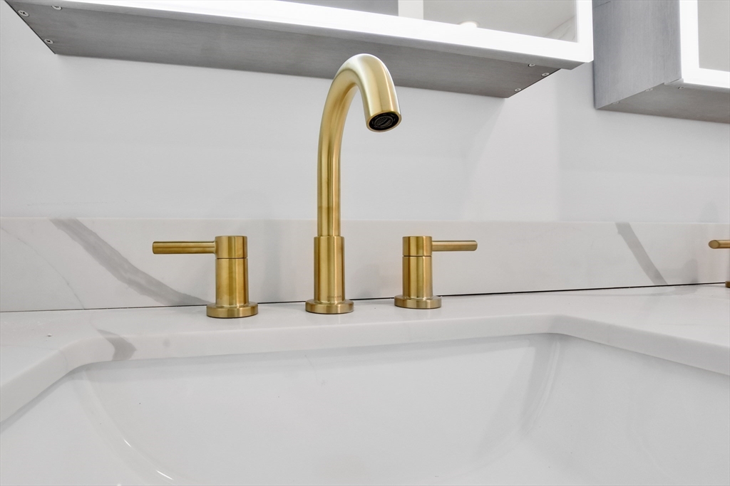 76 Number 6 Schoolhouse Rd