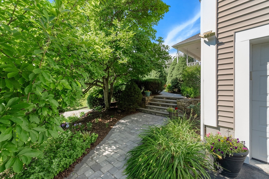 3 Hubley Lane