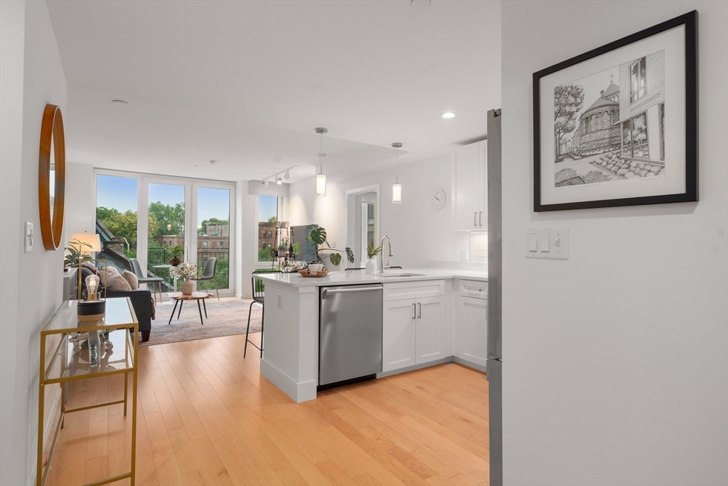 7 Beech Street # 302
