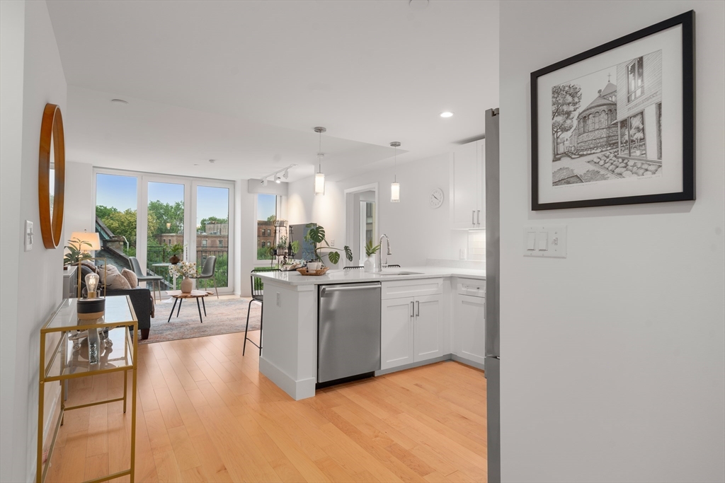 7 Beech Street # 302