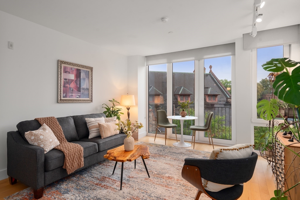 7 Beech Street # 302