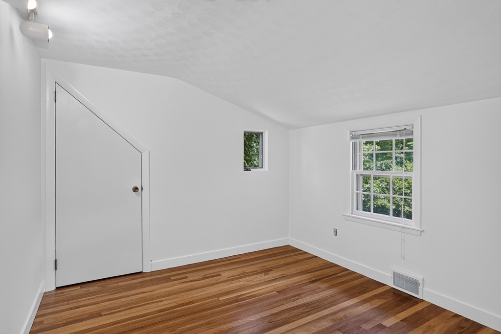 18 Cortland Dr