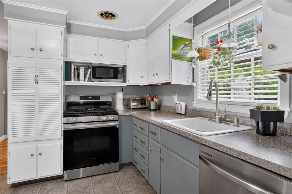 18 Cortland Dr