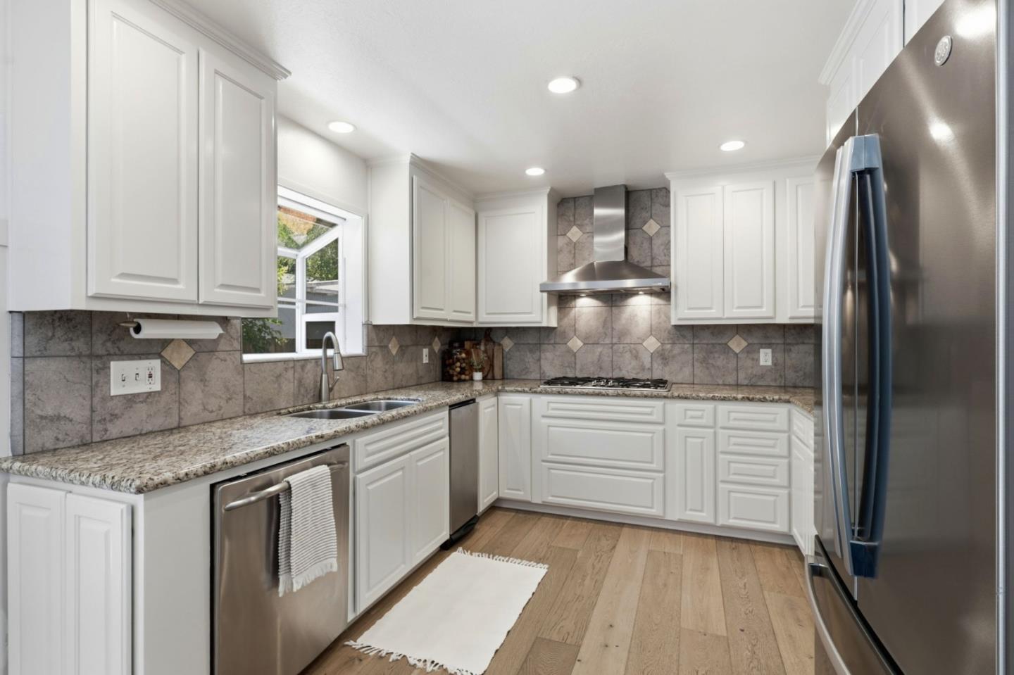 5851 Plateau DR
