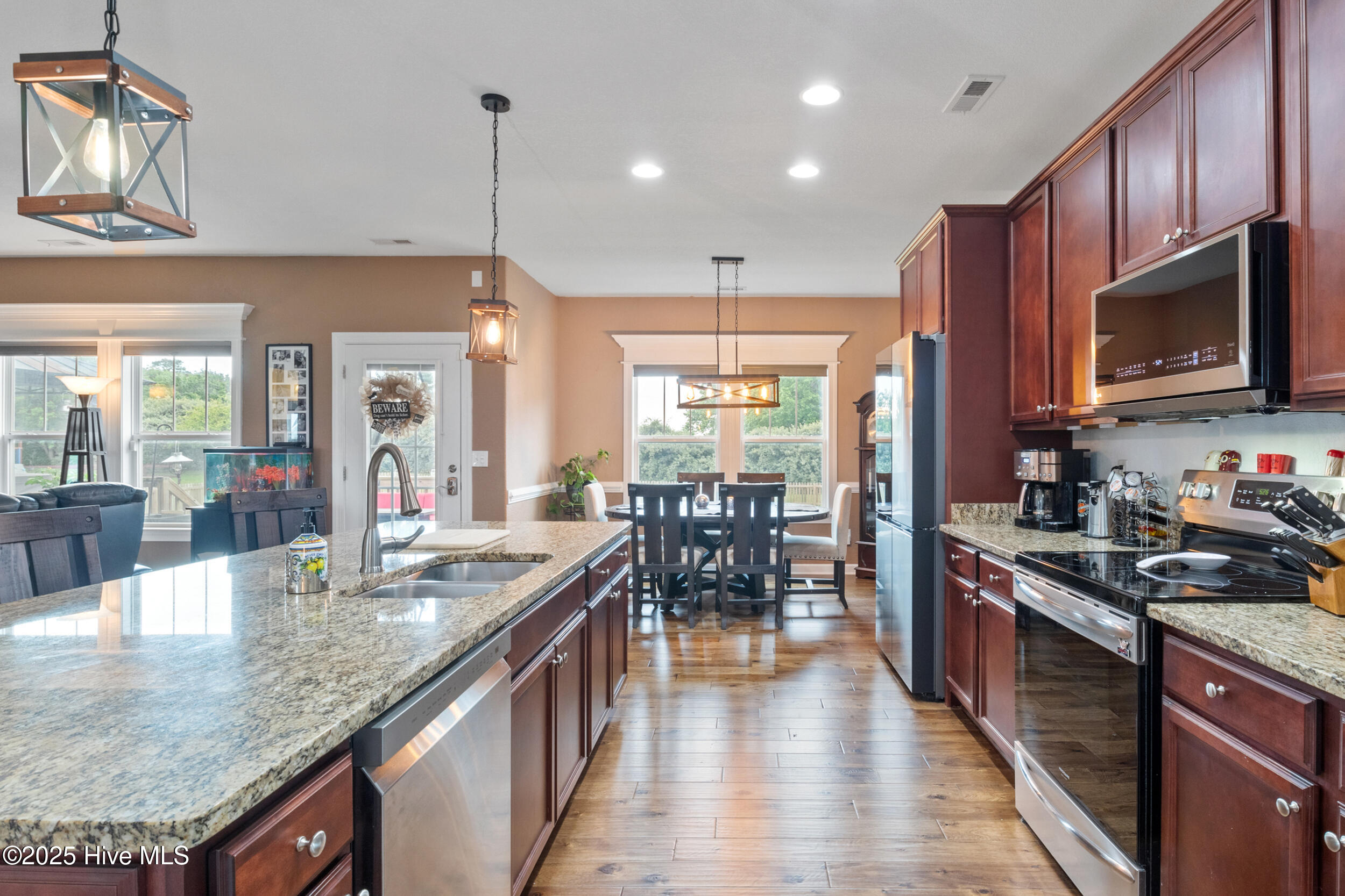 121 Algonquin Trail
