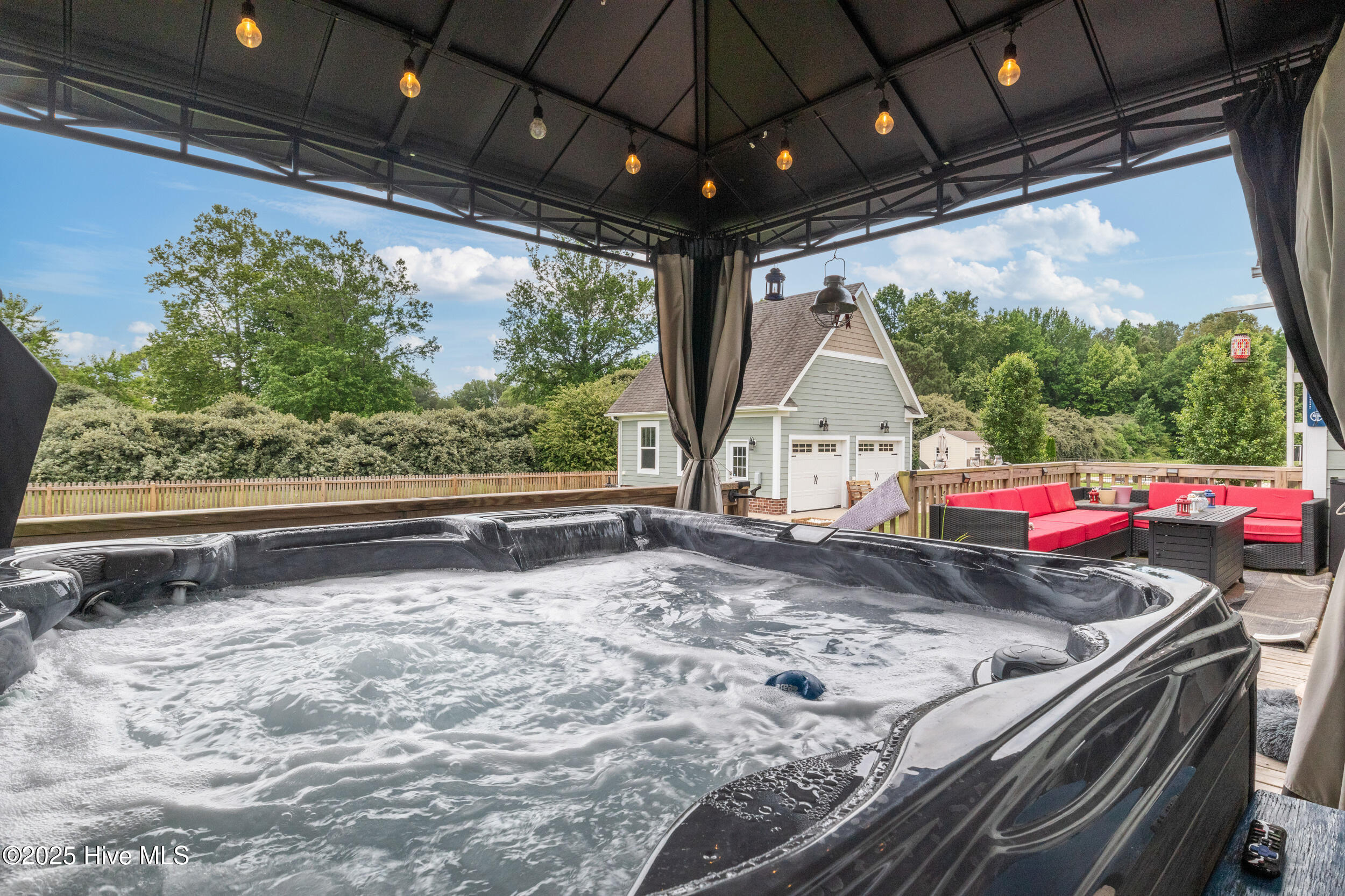 121 Algonquin Trail