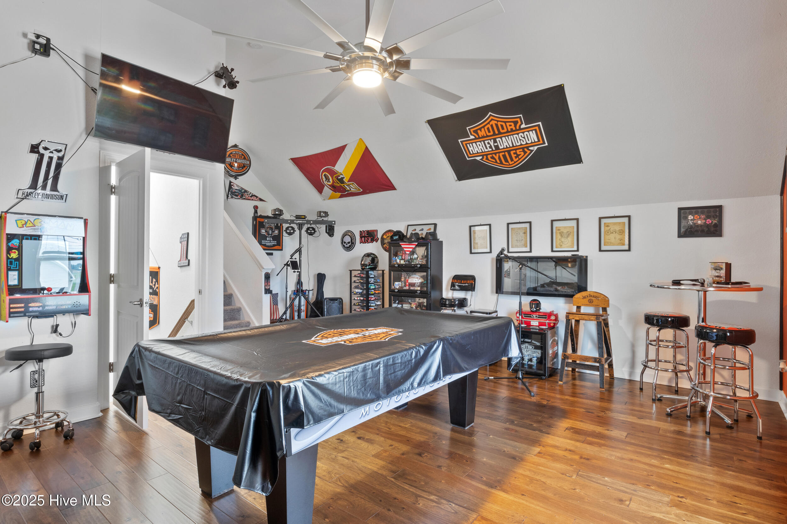 121 Algonquin Trail