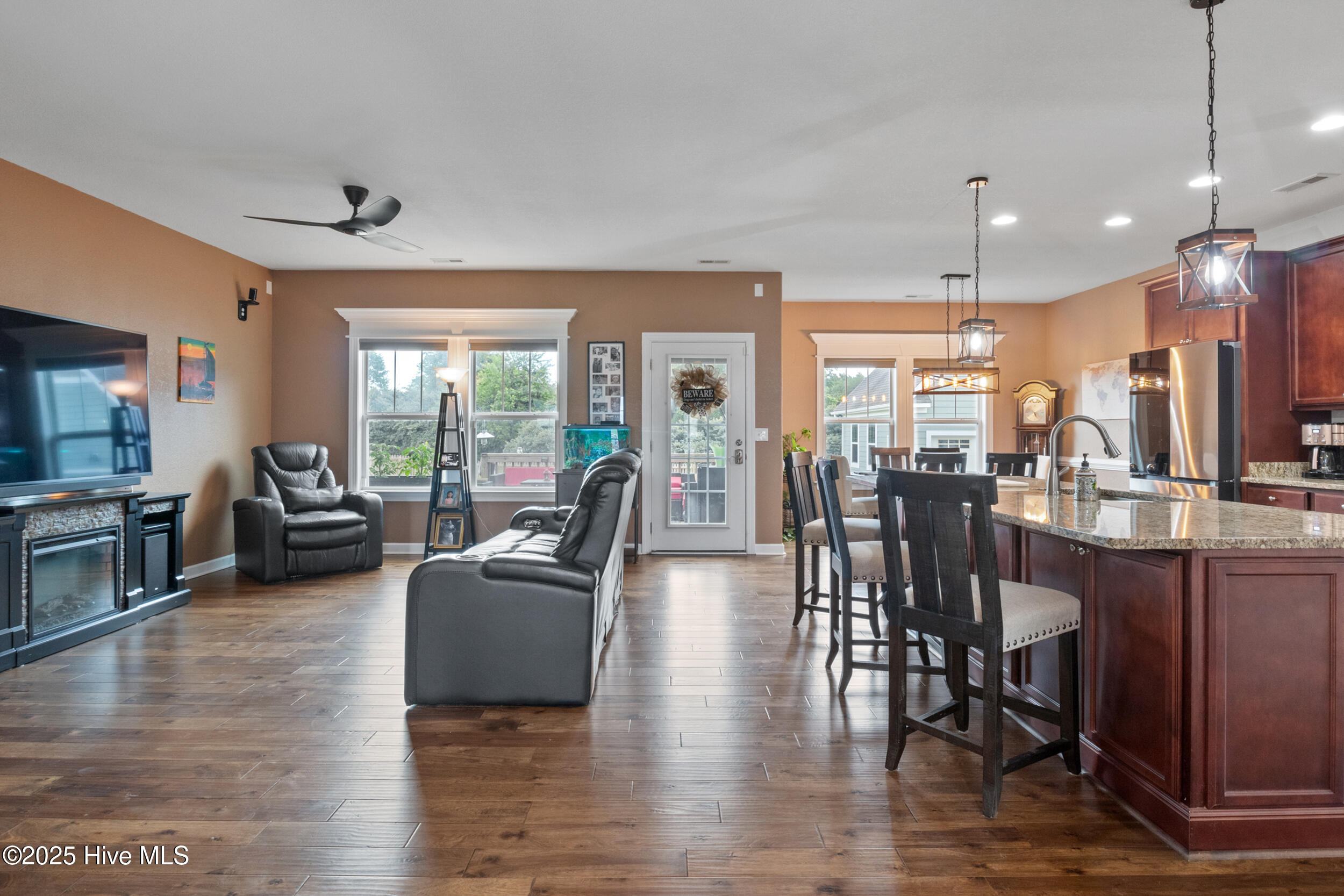 121 Algonquin Trail