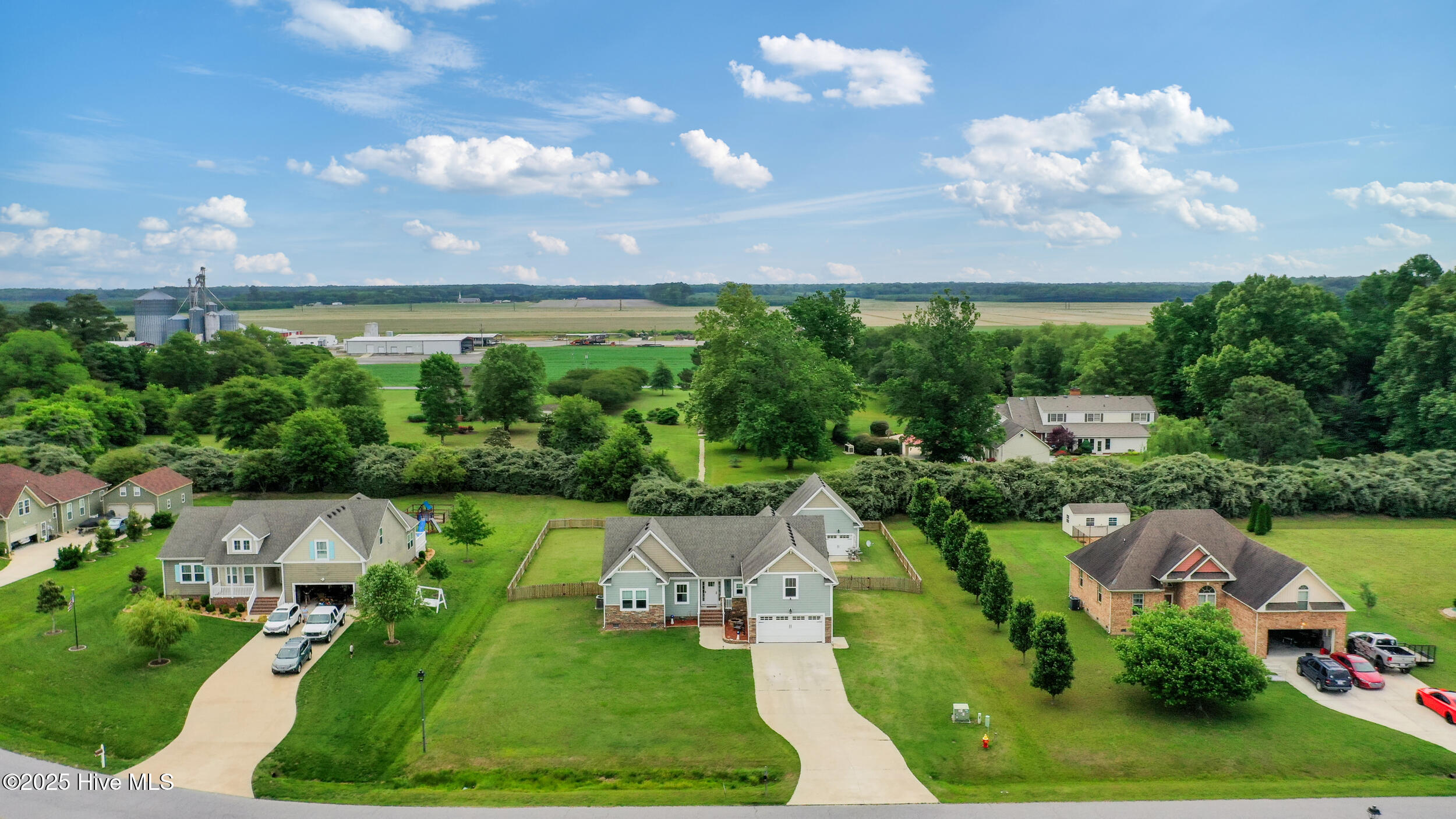 121 Algonquin Trail