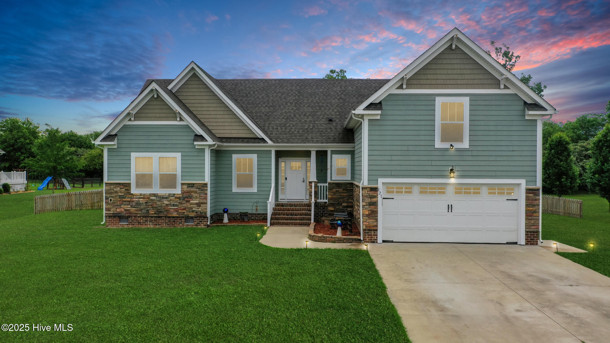 121 Algonquin Trail
