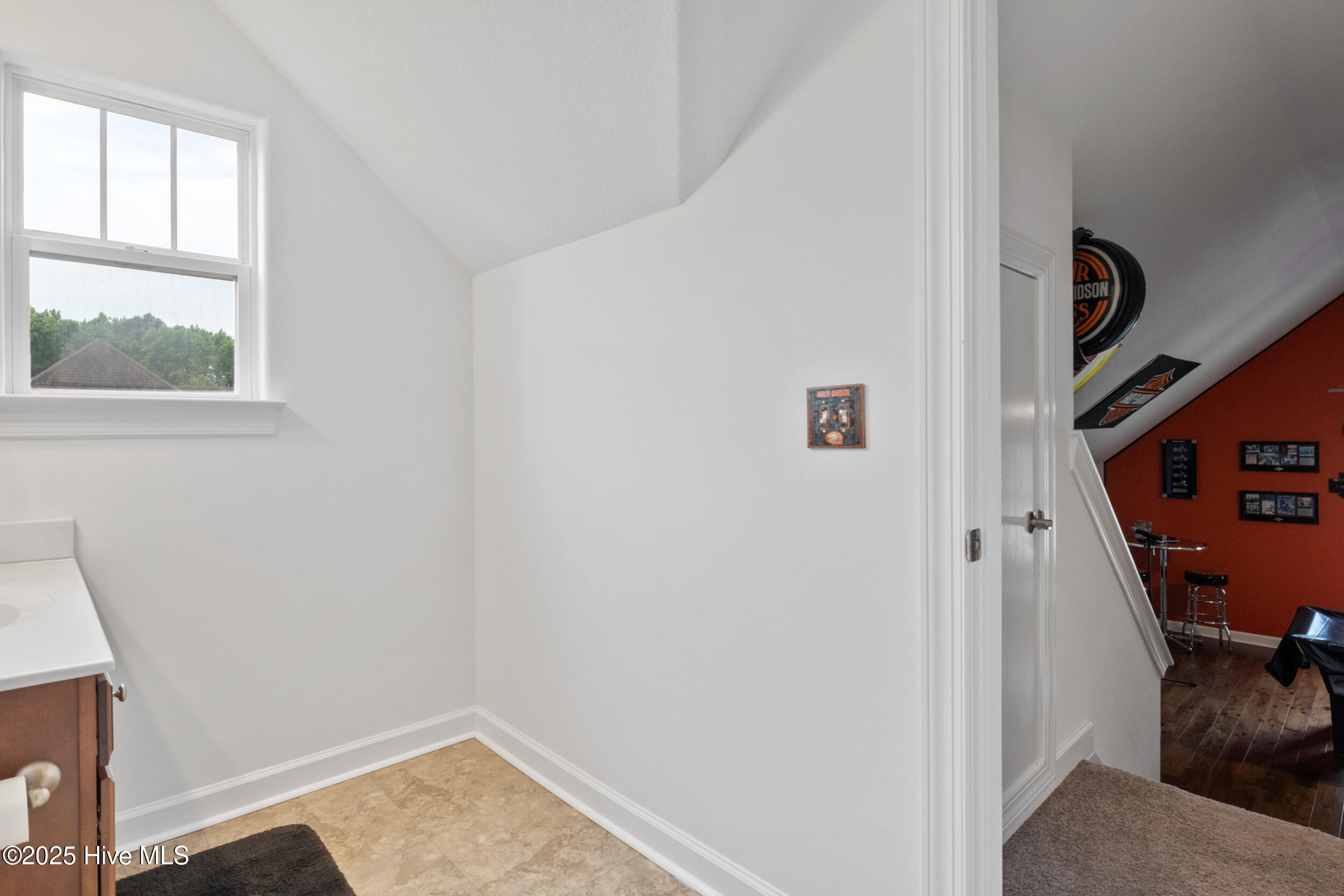121 Algonquin Trail