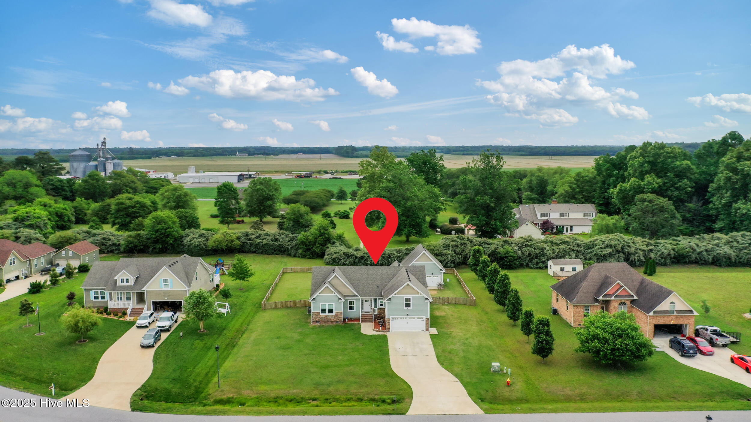 121 Algonquin Trail