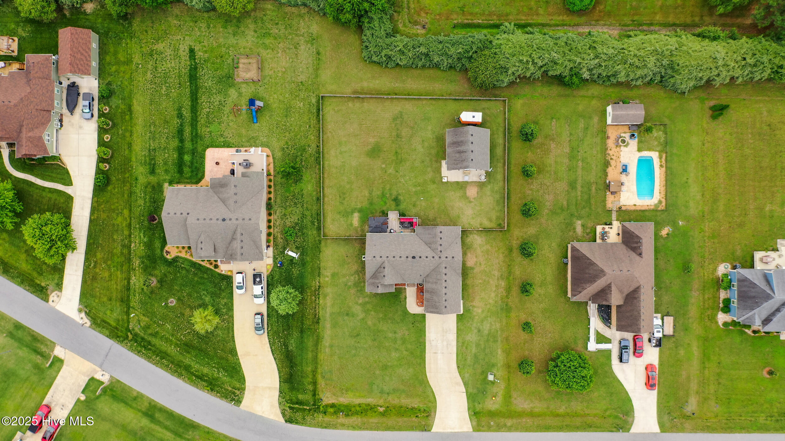 121 Algonquin Trail