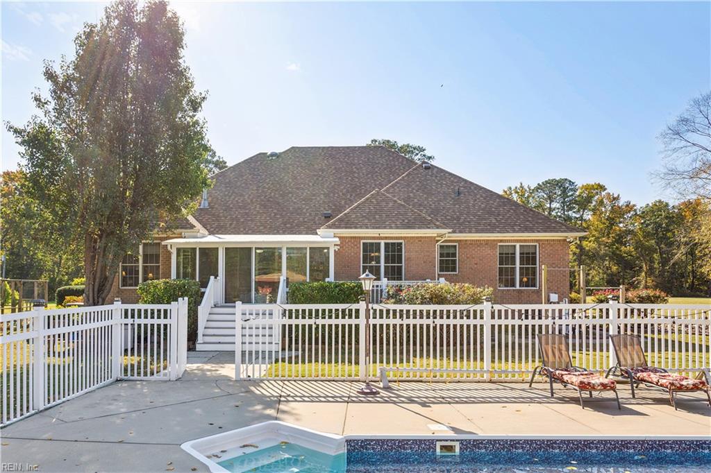 3724 Douglas RD