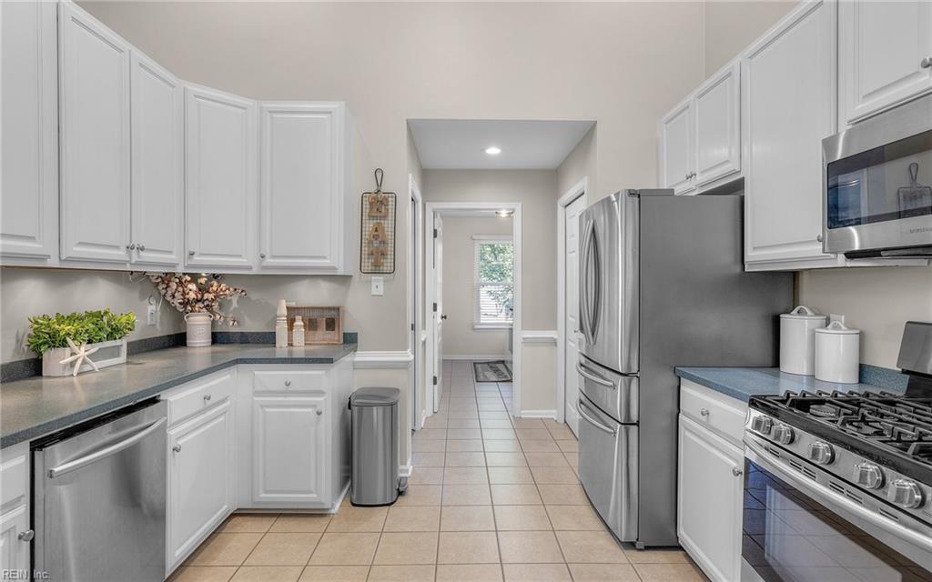 642 Broadwinsor CRES