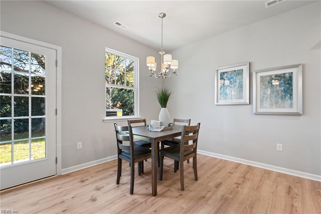 211 Apple CT