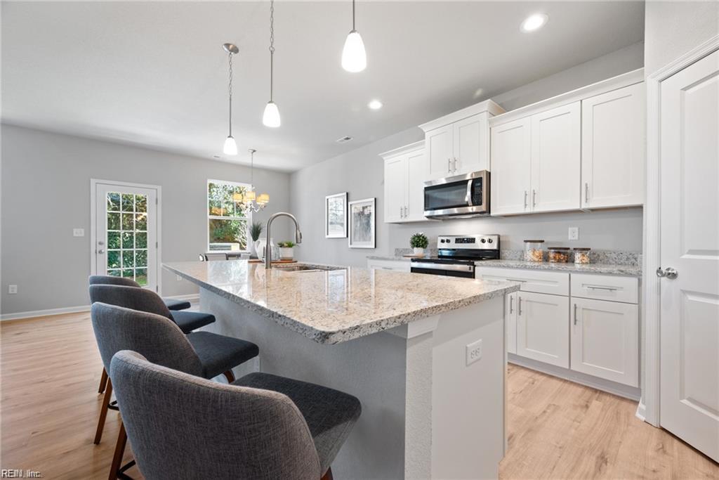 211 Apple CT