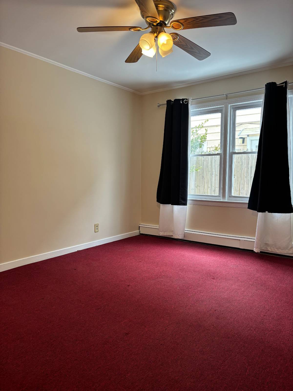 627 W Park Ave 1FL