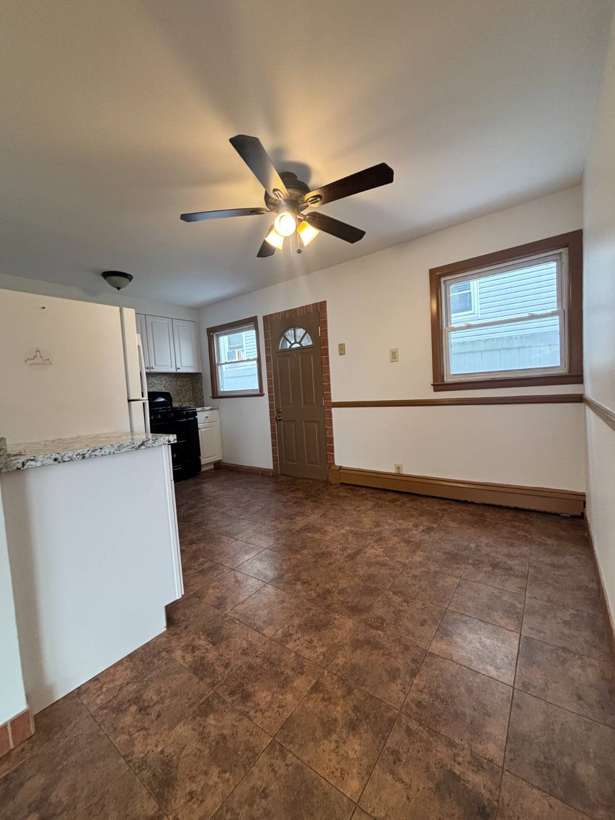 627 W Park Ave 1FL