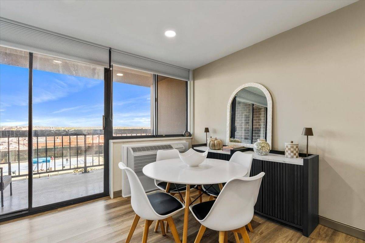2 Bay Club Dr, #4Y