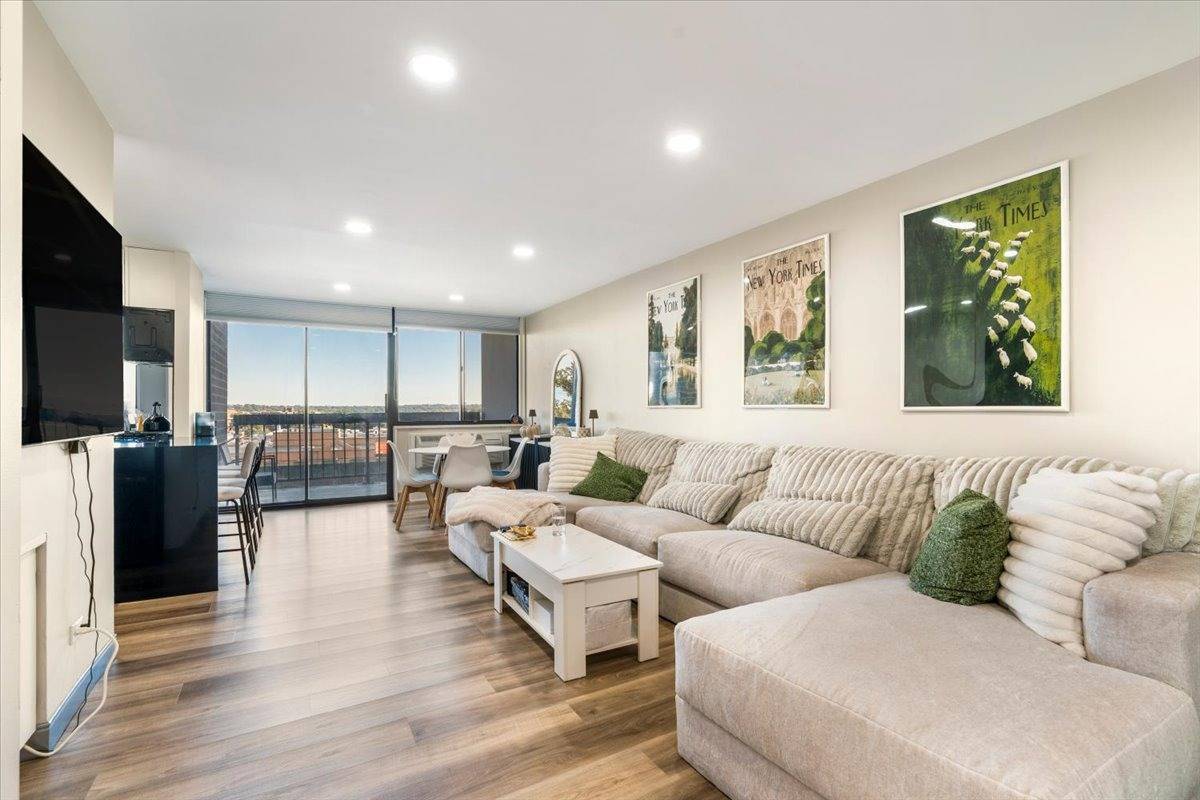 2 Bay Club Dr, #4Y
