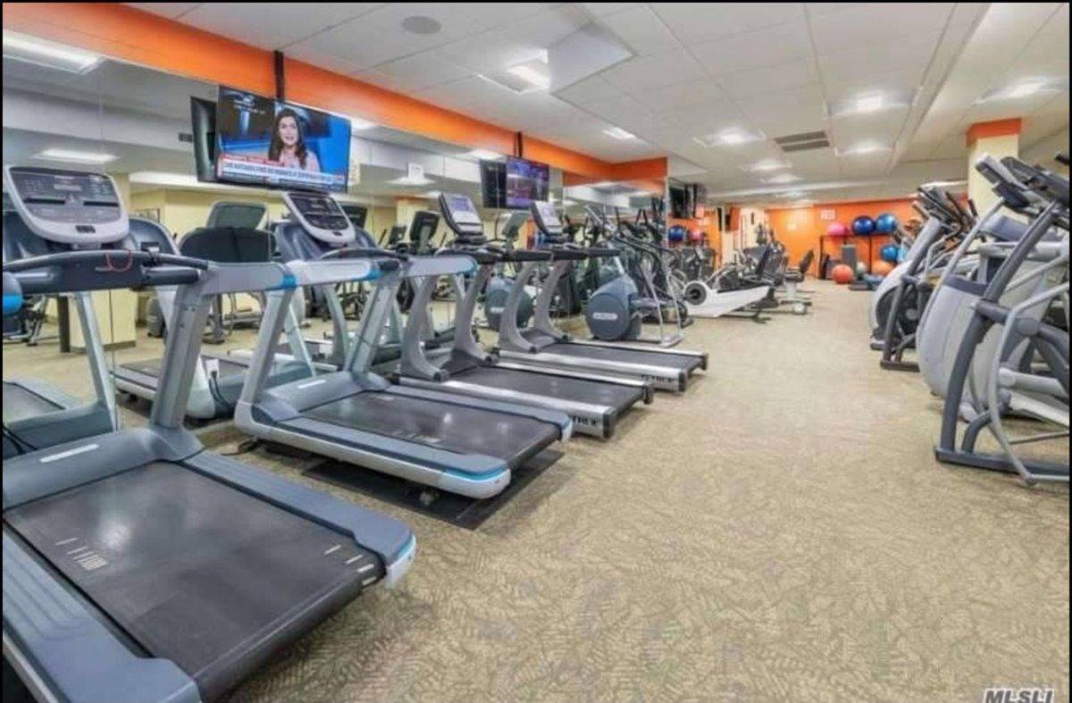 2 Bay Club Dr, #4Y