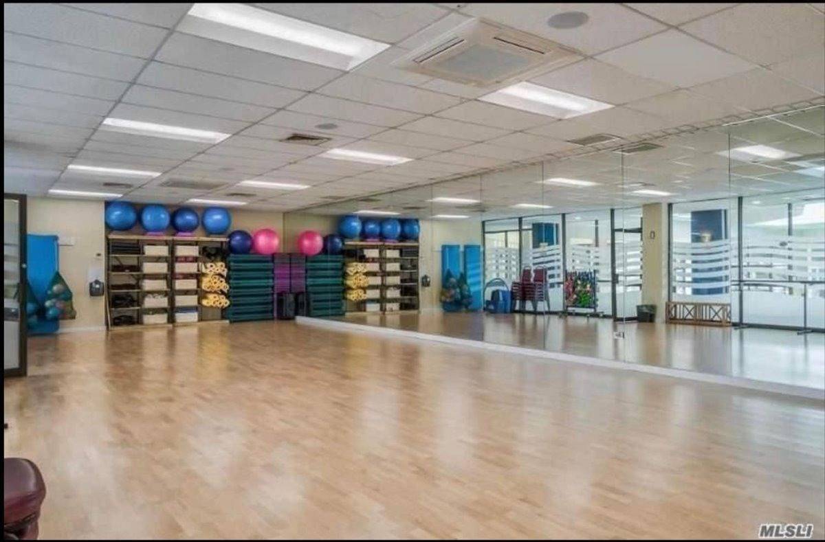 2 Bay Club Dr, #4Y